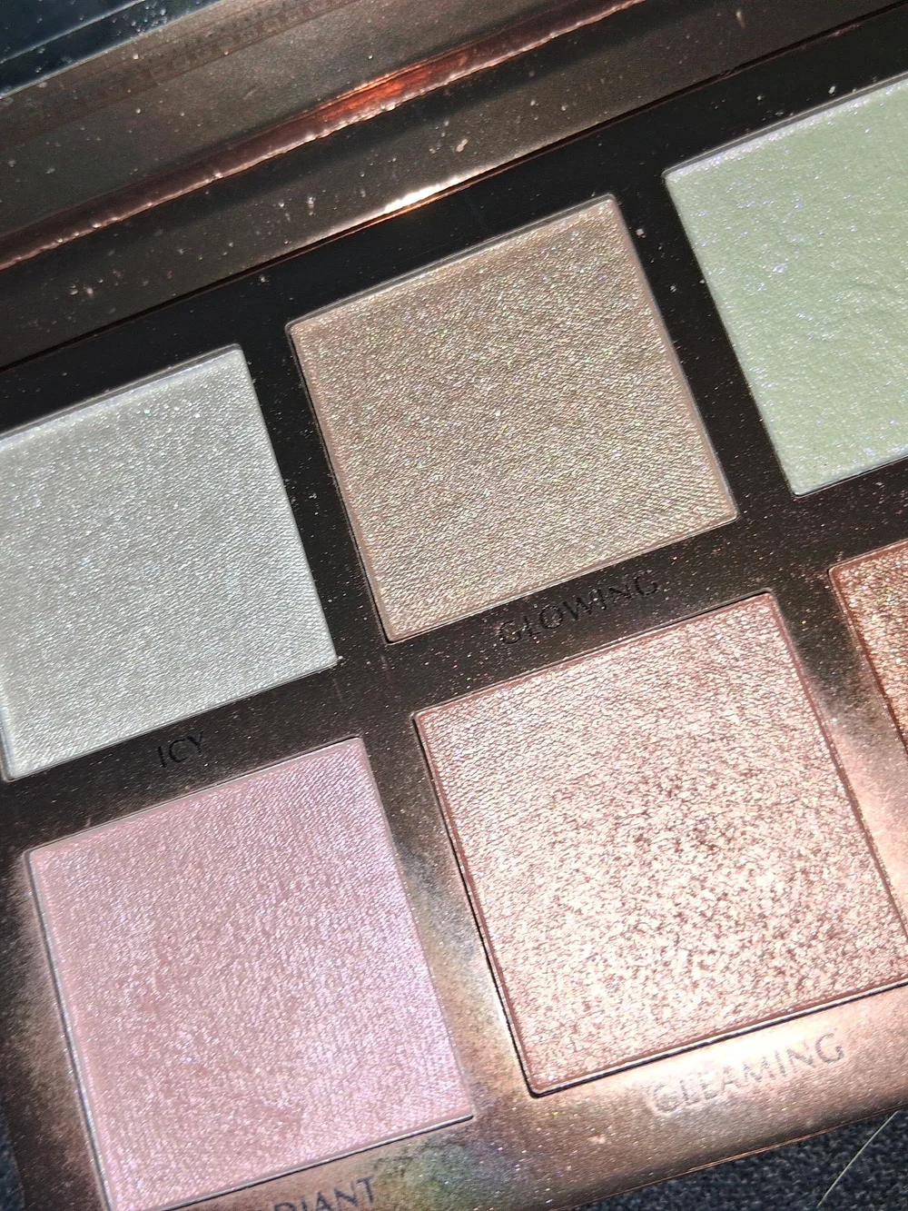 Glow Essentials Highlighter Palette